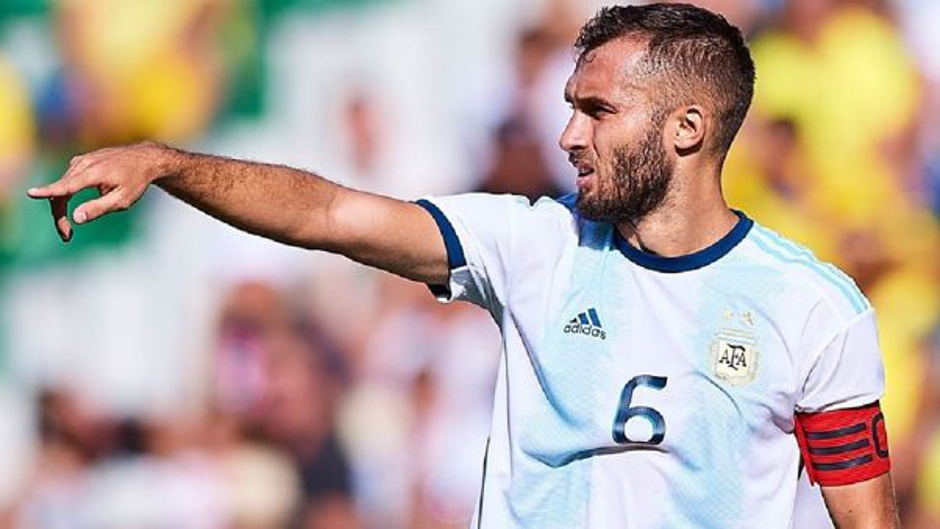 Pezzella dijo que el conflicto entre FIFA y las ligas por las Eliminatorias “es un tema que nos excede”