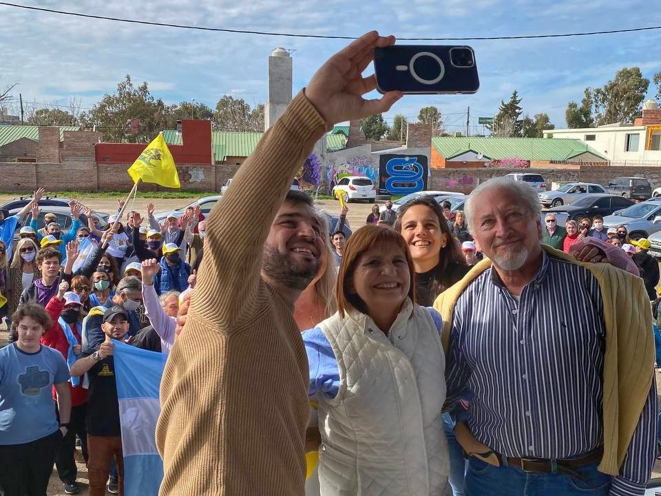 Bullrich aseguró en Comodoro que las fuerzas de seguridad de Chubut “están con salarios bajos”