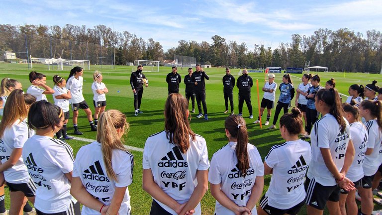 La selección femenina iniciará el ciclo del entrenador Germán Portanova con dos amistosos ante Brasil