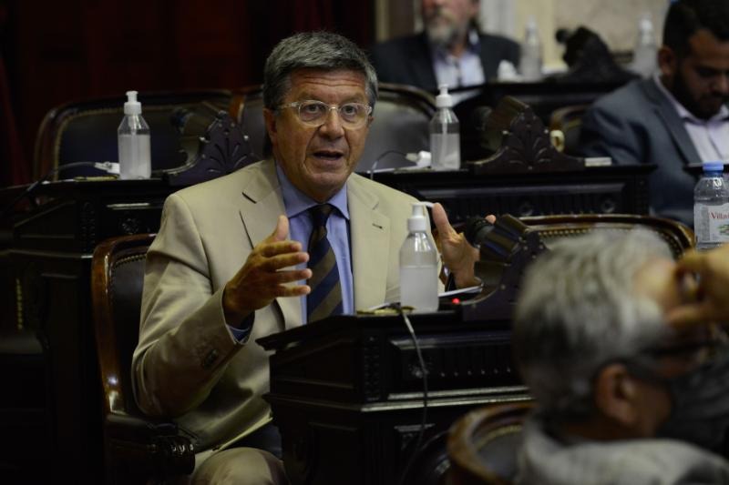 Personal doméstico: Menna propone que los empleadores en regla tengan el mismo beneficio previsto en el nuevo programa del Gobierno