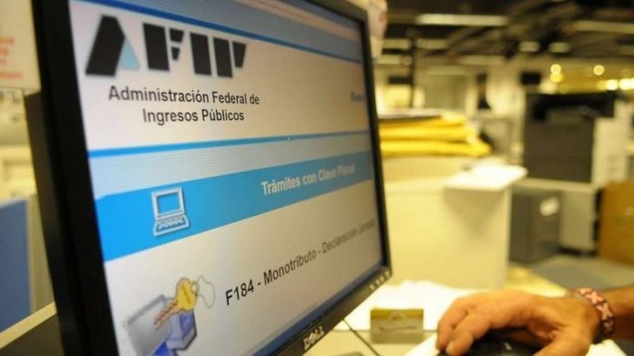 AFIP reduce pago de aportes para nuevos empleos: Si contratan mujeres, travestis o transgénero la rebaja es del 95% y si son varones el 90%