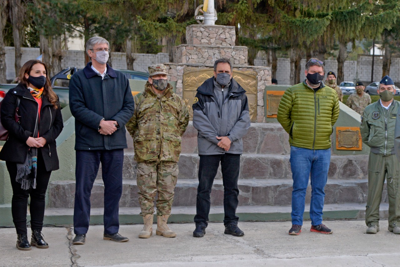 Esquel: Taiana y Cabandié reconocieron el trabajo del Ejército en el combate al fuego en la Comarca Andina