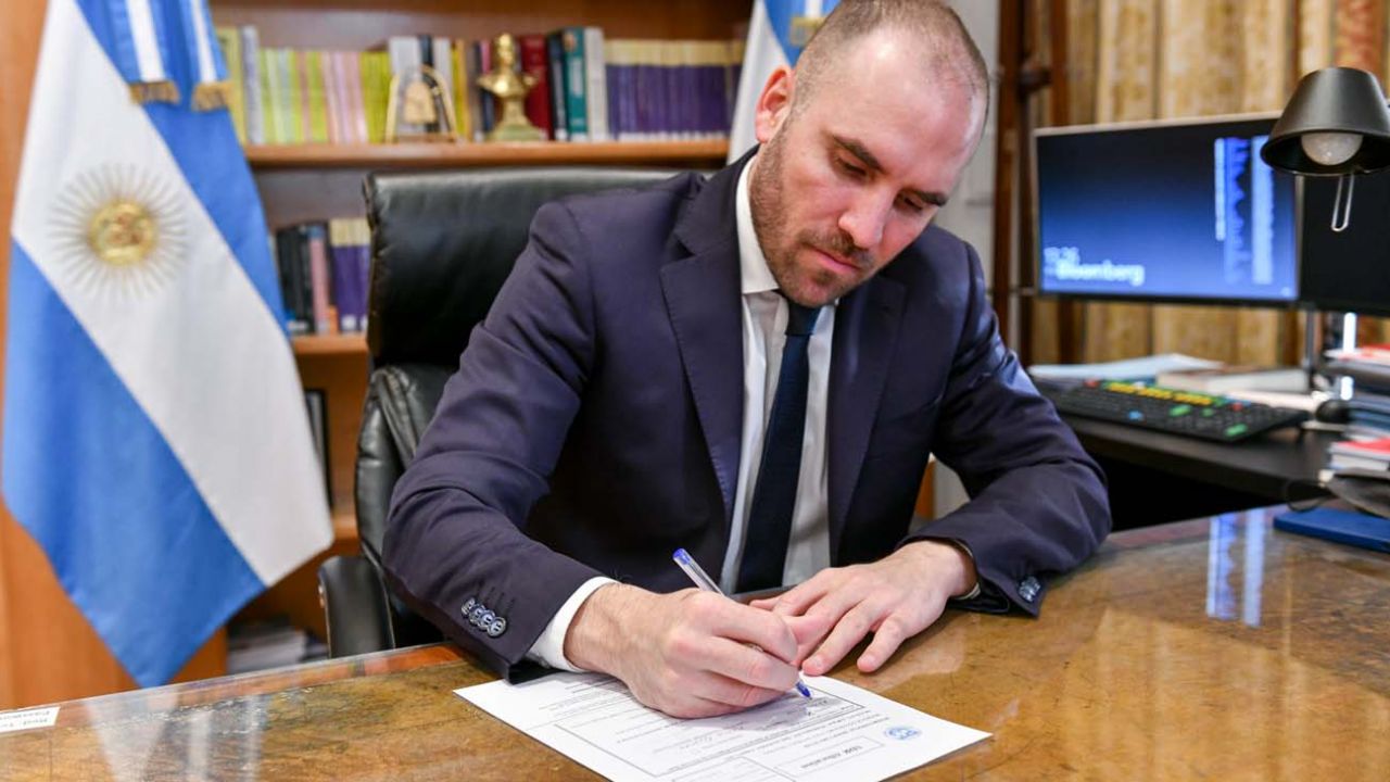 Guzmán incorporó al Presupuesto 2021 los Derechos Especiales de Giro recibidos del FMI para afrontar compromisos con el organismo