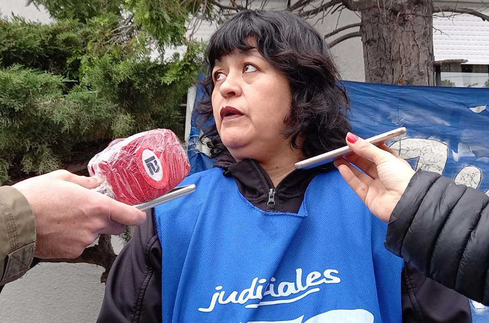 Huenchual de judiciales: “Nos endulzan con un bono porque se vienen las elecciones”