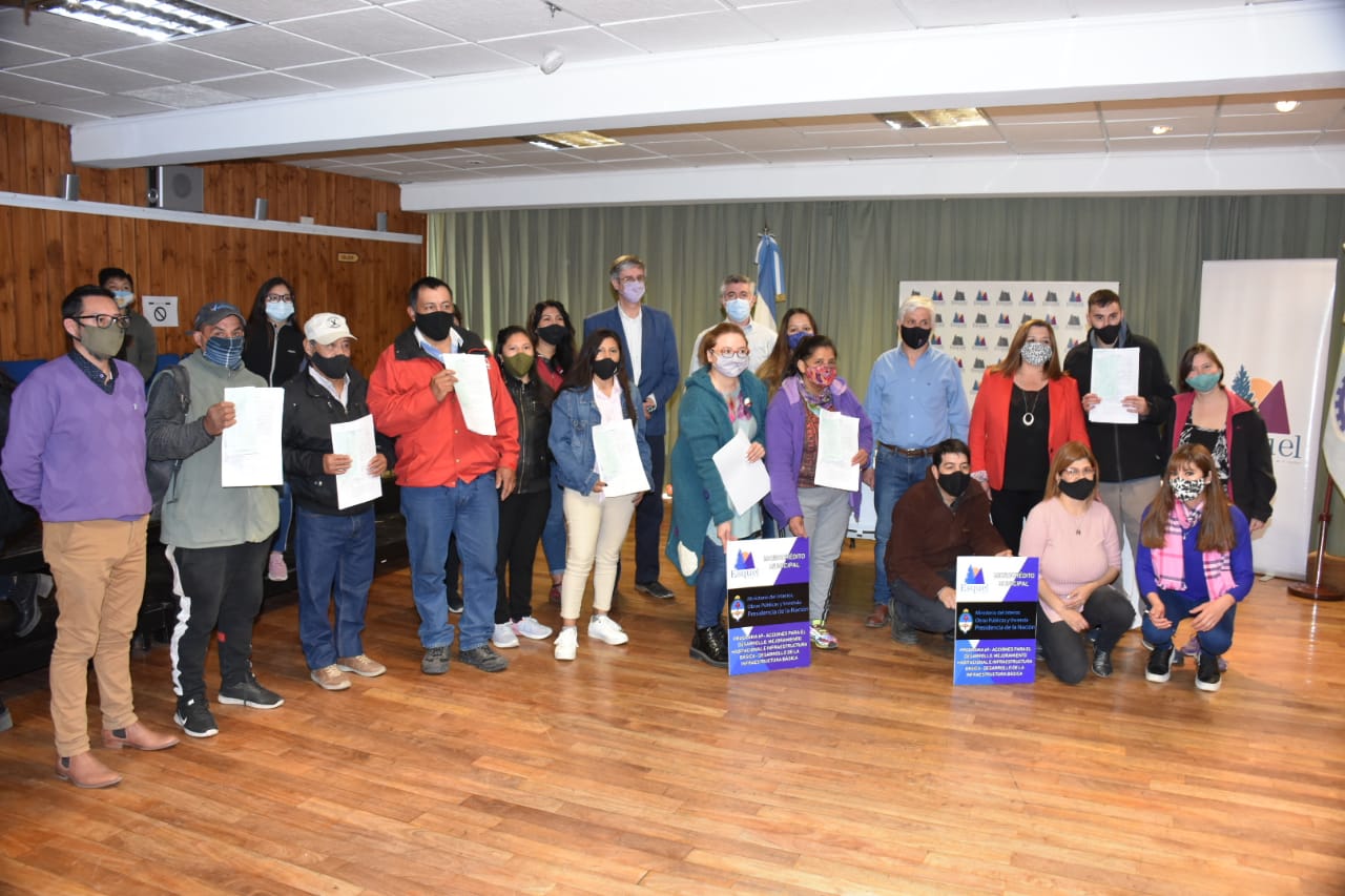 Ongarato entregó microcréditos a 25 familias por más de 2 millones de pesos