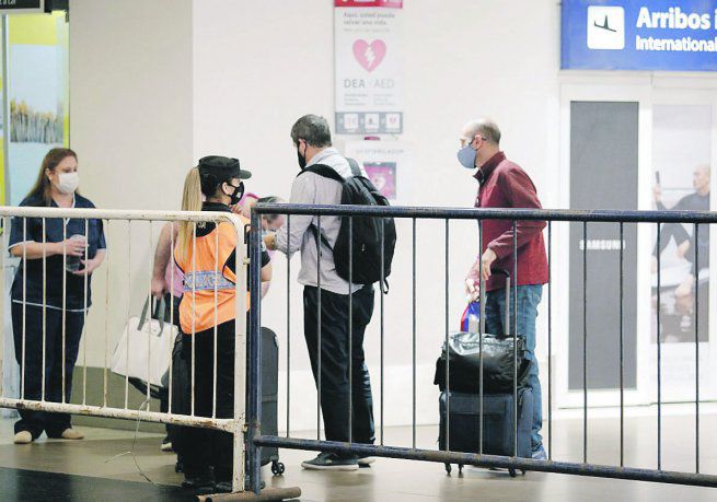 El Gobierno Nacional mantiene el aislamiento para quienes vuelvan del exterior