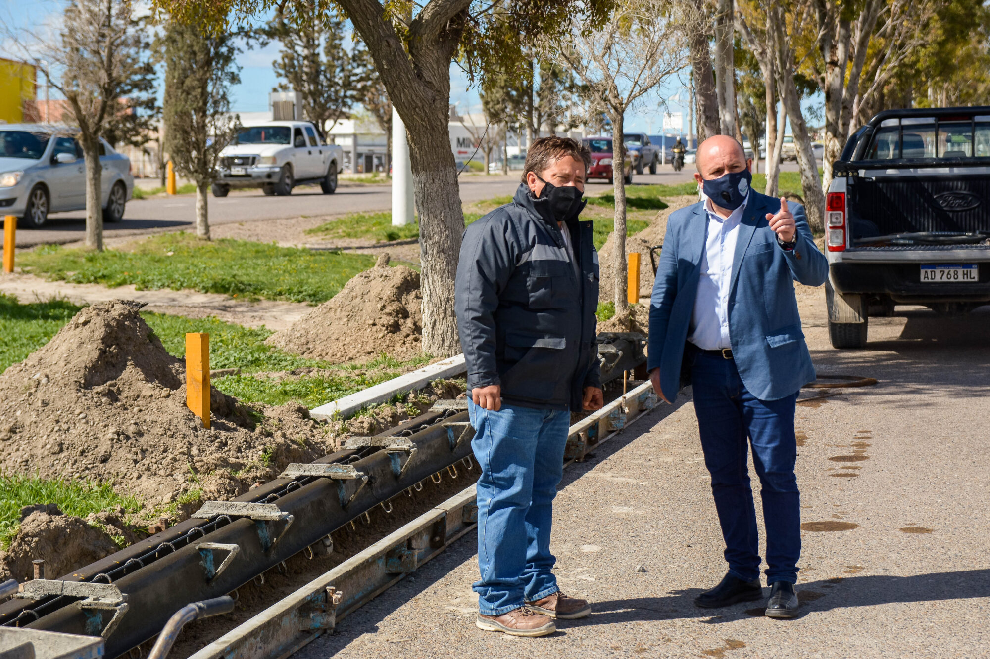 Sastre recorrió las obas que se están ejecutando en el acceso principal a Puerto Madryn