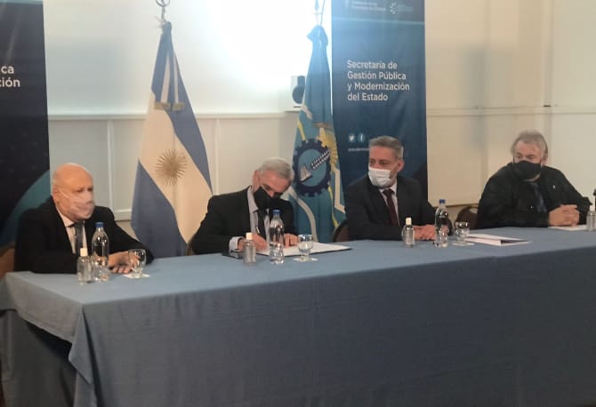 Arcioni y Vivas firmaron un convenio para implementar comunicaciones electrónicas entre ambos poderes y eliminar el papel en los procesos