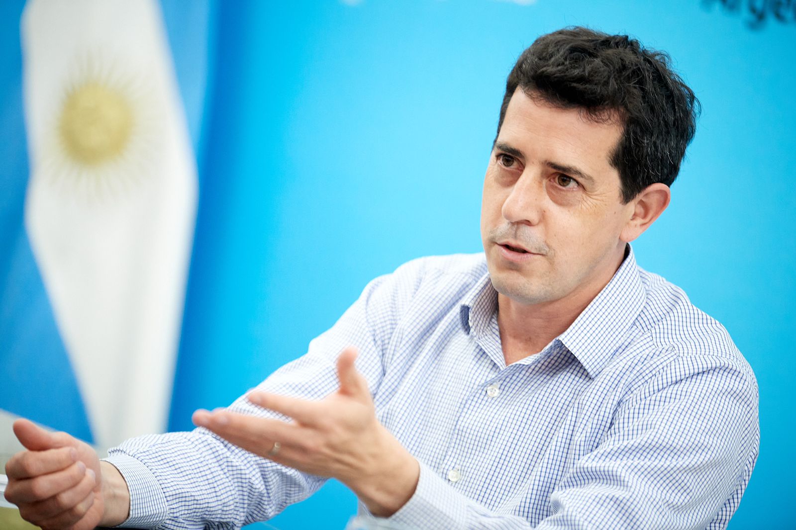 Wado de Pedro: “Con el corrimiento de 5 semanas, se aplicaron 12 millones de vacunas, por eso vamos a votar más tranquilos”