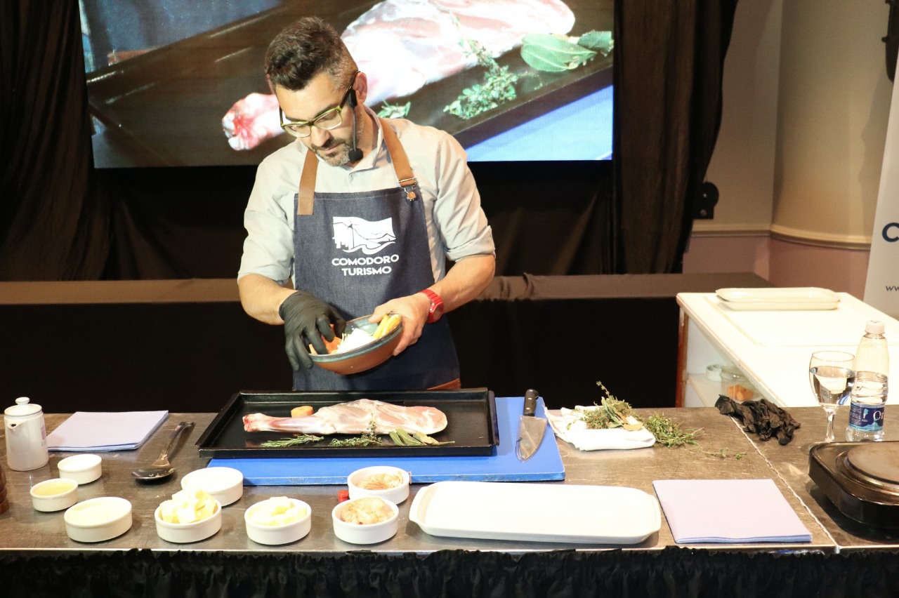 Comodoro: Se realizó una nueva edición del Foro Gastronómico