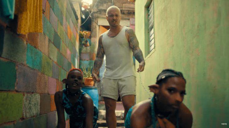 YouTube elimina un videoclip de J Balvin por su contenido sexista