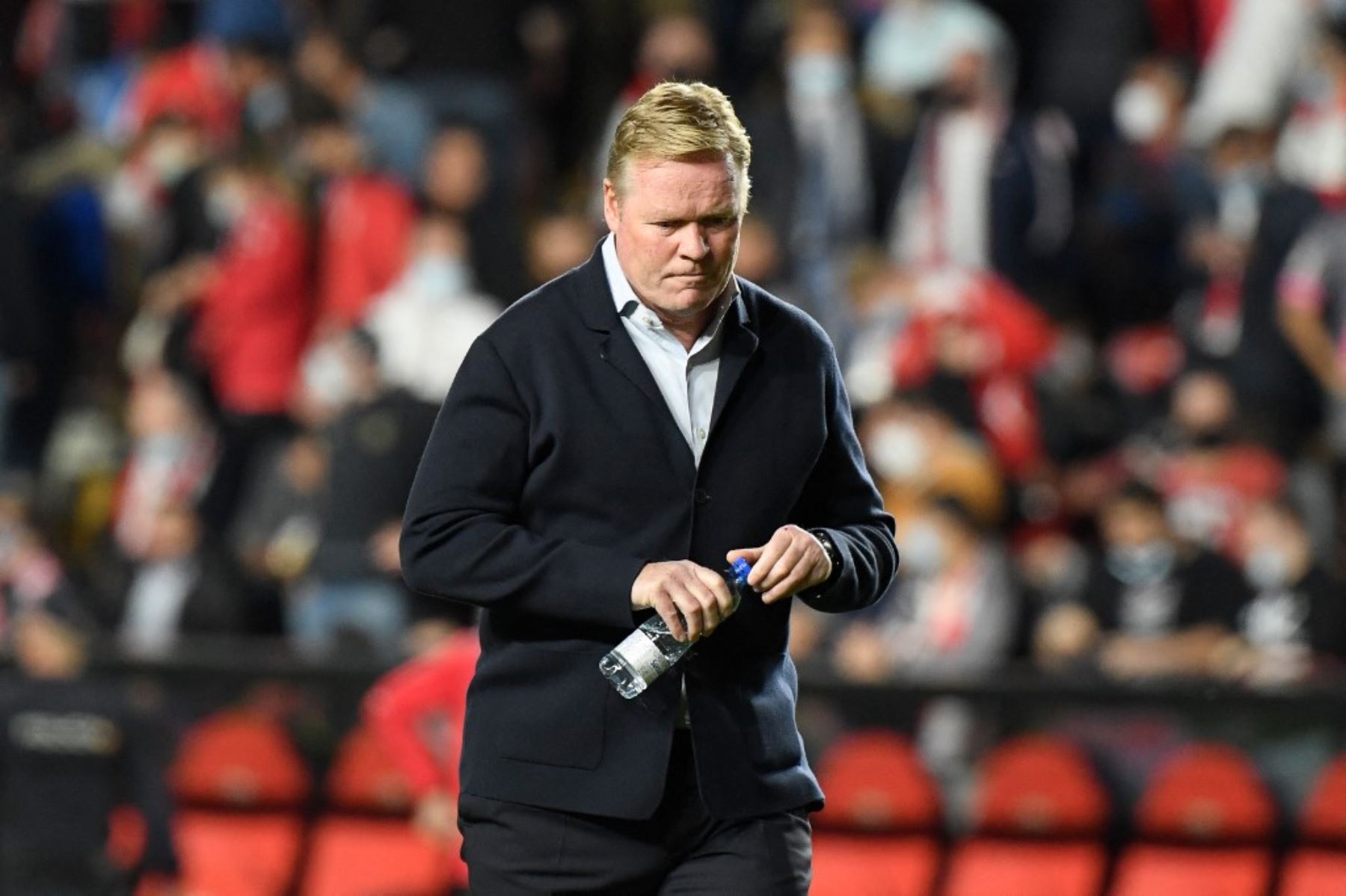 Ronald Koeman fue destituido como entrenador del Barcelona