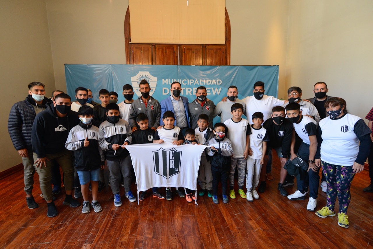 Newell’s llegó a Trelew para observar jóvenes futbolistas de diez clubes