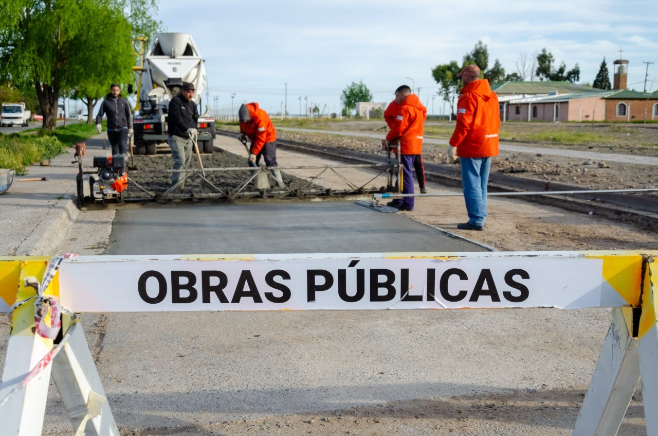 Destacan avance de obras públicas y viales en Rawson