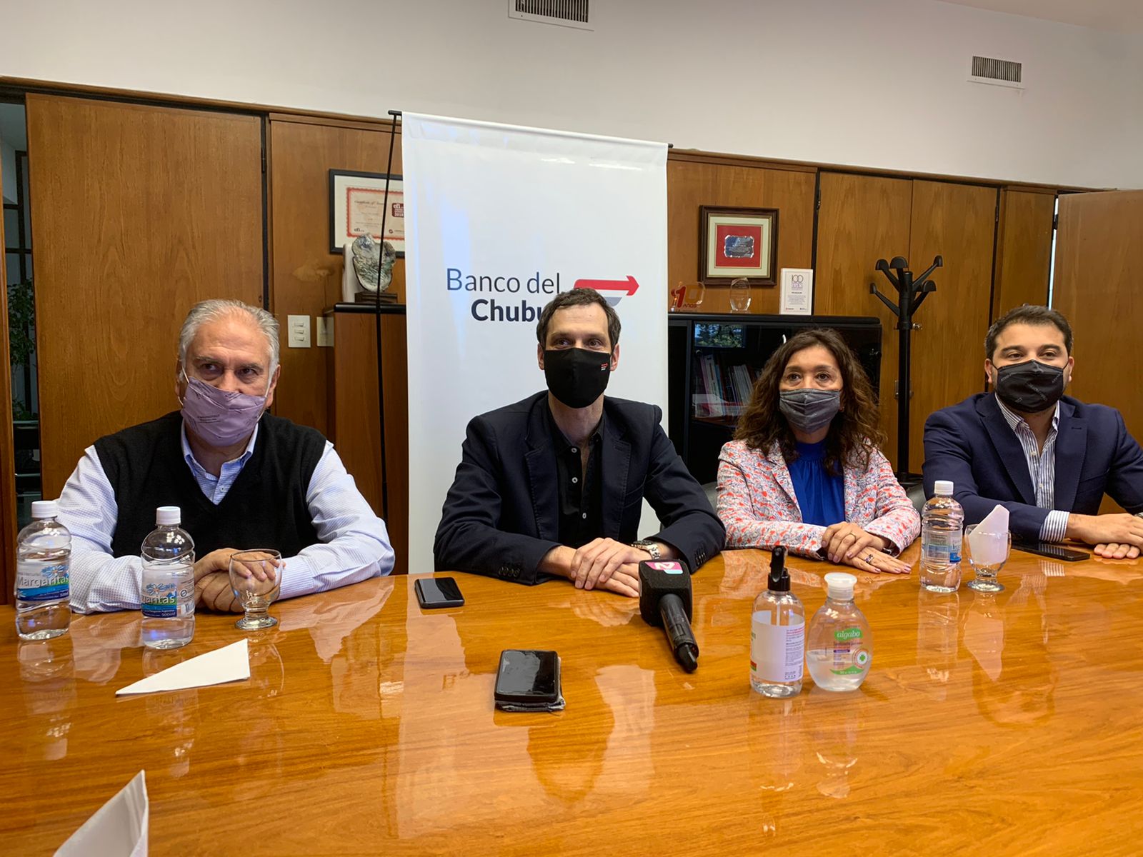 Alianza comercial entre Banco del Chubut y Aerolíneas Argentinas: Desde hoy se pueden comprar pasajes hasta en 18 cuotas sin interés