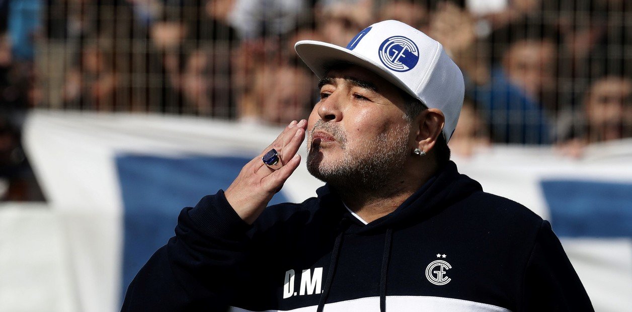 Nelson Castro: “La información es que Maradona está enterrado sin corazón”