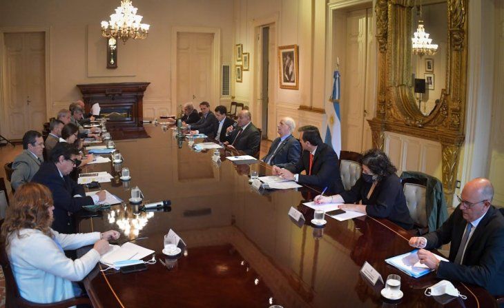 Desde el Gobierno sostienen que no piensan en cambios en el Gabinete después de las elecciones