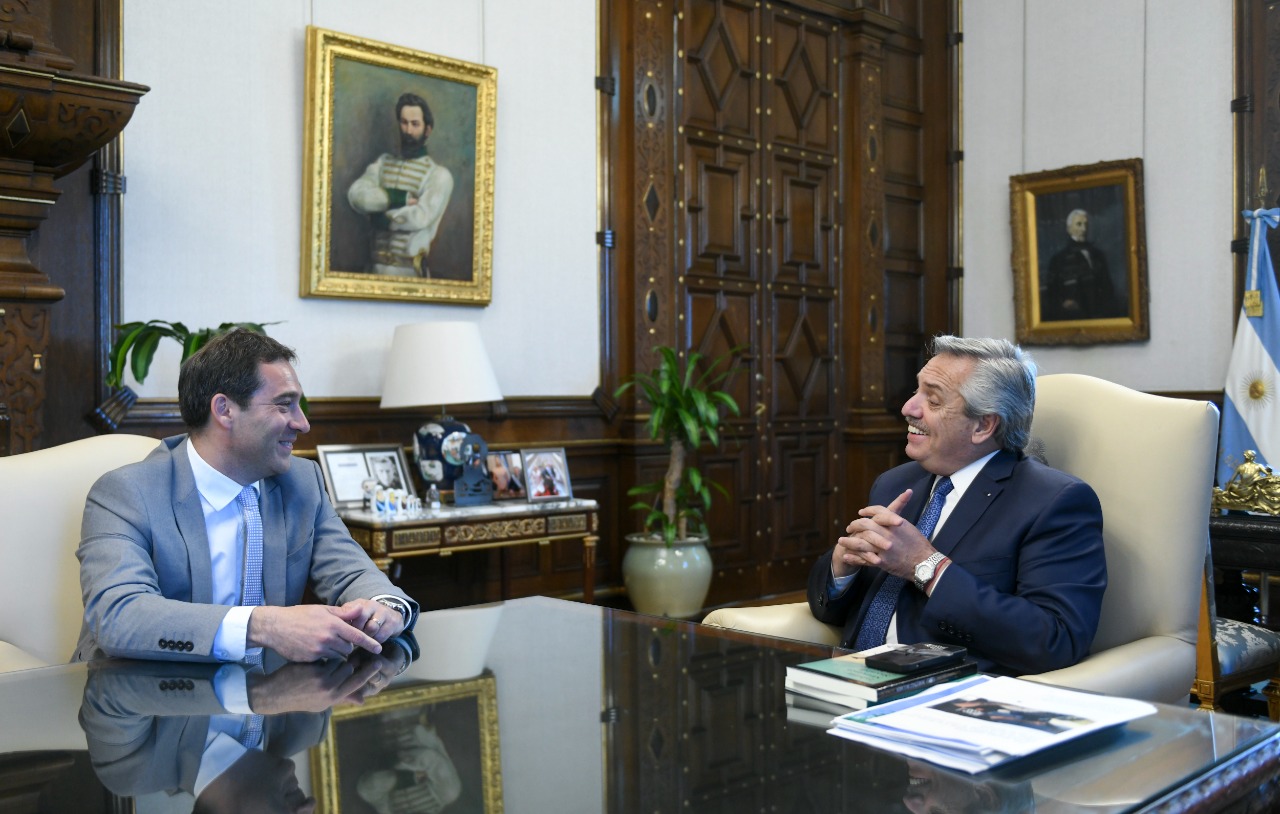 Luque estuvo a solas con Alberto Fernández en la previa a la inauguración de la casa de Comodoro Rivadavia en Buenos Aires