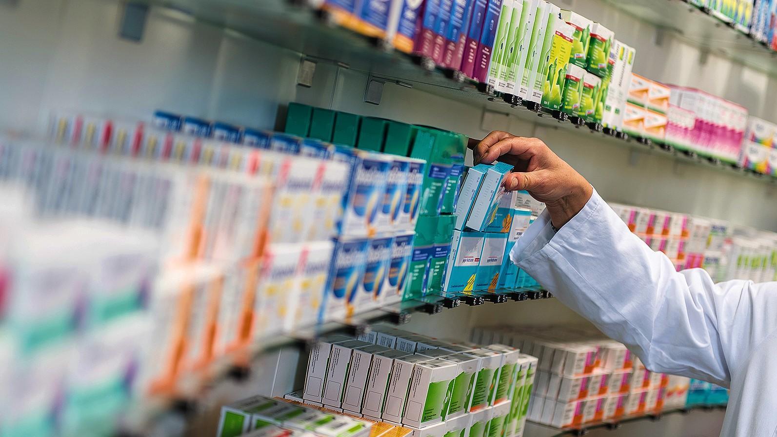 Cámaras que nuclean a laboratorios se oponen al congelamiento de precios de medicamentos