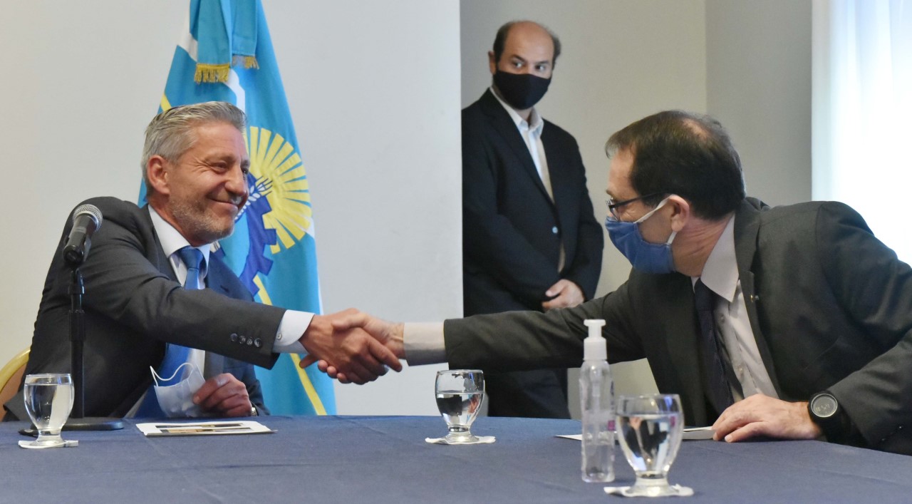 Arcioni y miembros del Superior Tribunal de Justicia firmaron el comodato de un inmueble en Puerto Madryn