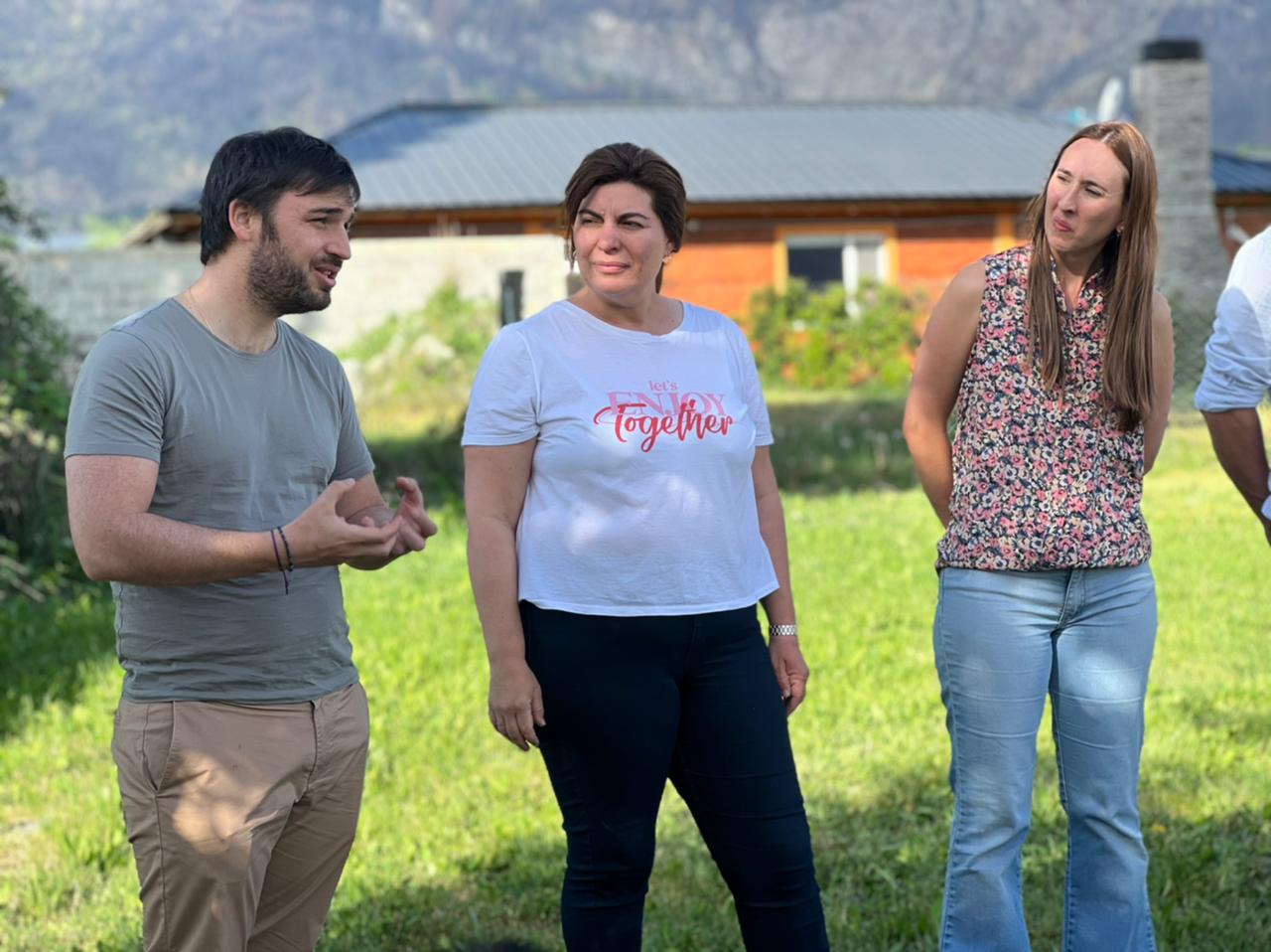 Torres y Romero conversaron con vecinos de Lago Puelo y El Hoyo sobre las problemáticas de la Comarca