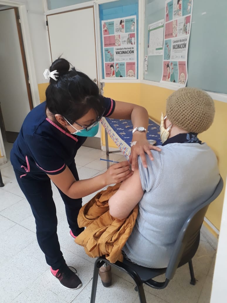 Chubut comenzó a aplicar dosis de refuerzo de la vacuna contra el coronavirus a personal de Salud y mayores de 70 años