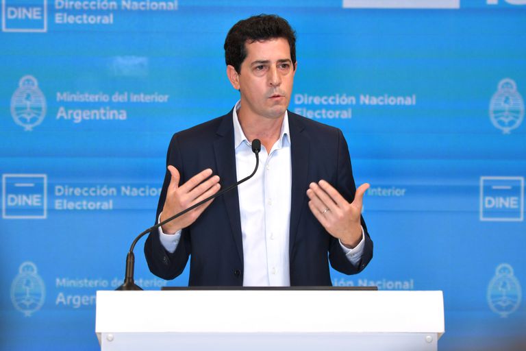 Wado de Pedro resaltó que los comicios comenzaron con normalidad en todo el país y que se está votando de manera fluida