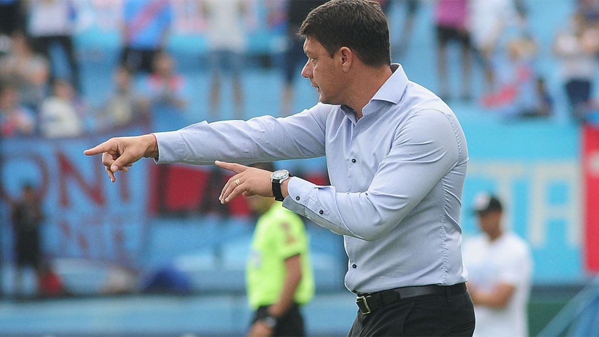 Sebastián Battaglia acordó su continuidad en Boca Juniors