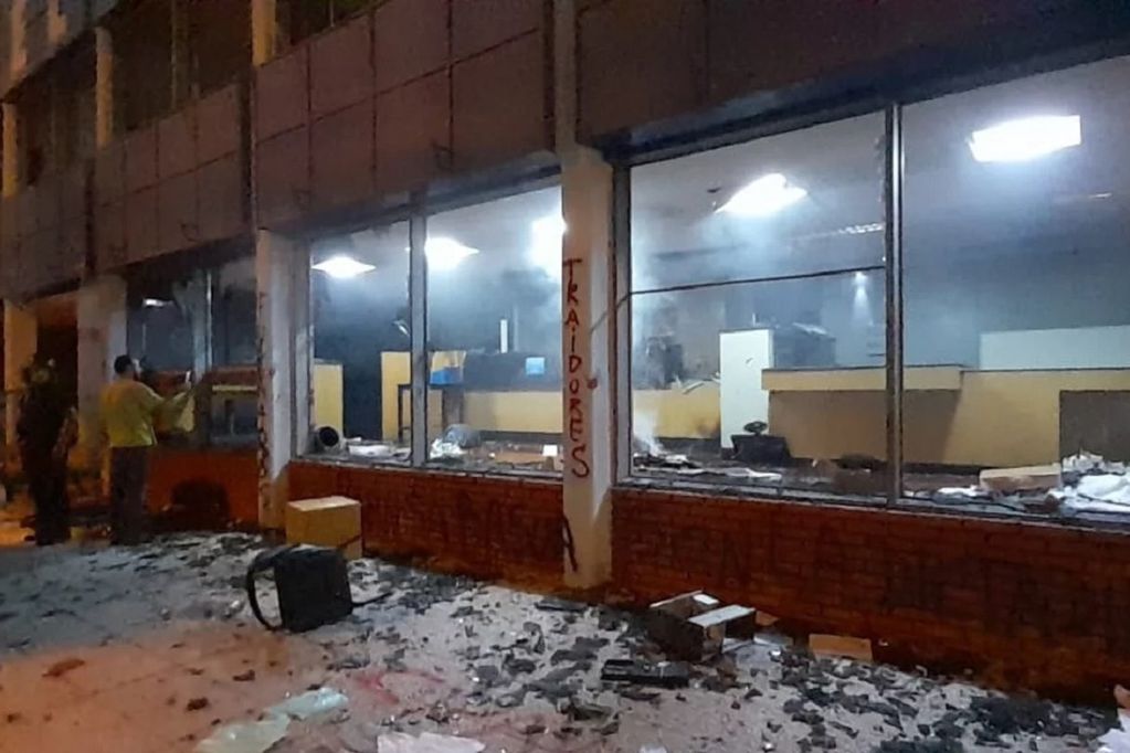 Nación repudió el ataque al diario El Chubut: “La protesta legítima no debe conducir a violencia”