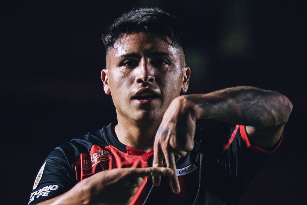 Farías: “Es algo lindo que River y Boca se fijen en mí, no lo esperaba a mi corta edad”