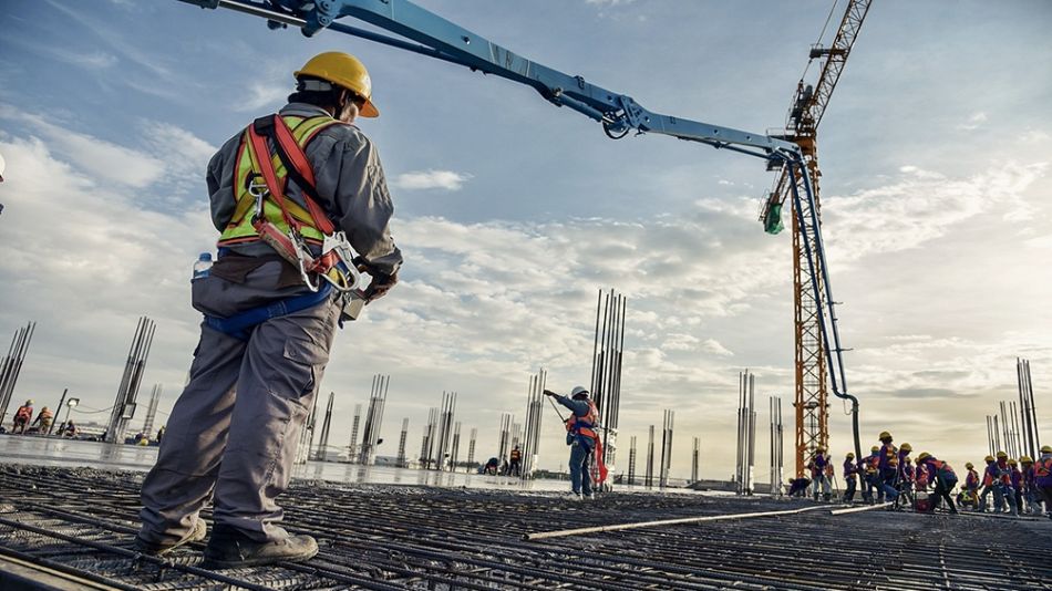 La actividad industrial creció 4,3% en octubre y la construcción 8,3%, informó el Indec