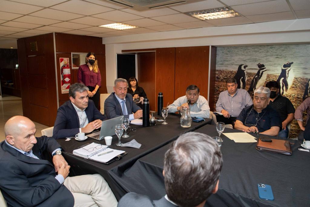 Ávila a YPF: “Se llevaron el 90% de la inversión a Vaca Muerta y reparten el 10% entre Chubut, Santa Cruz, Mendoza y Río Grande que es muy poco”