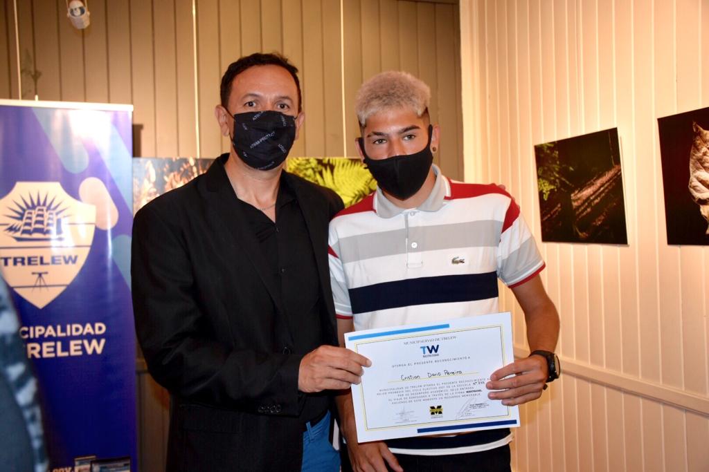 En un emotivo acto, Maderna reconoció a estudiantes con promedios destacados