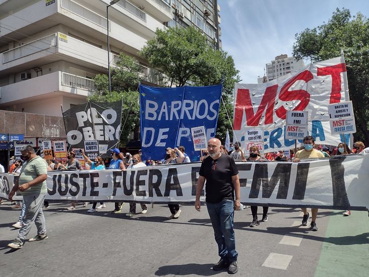 Organizaciones sociales se movilizan en conmemoración del 19 y 20 de diciembre de 2001