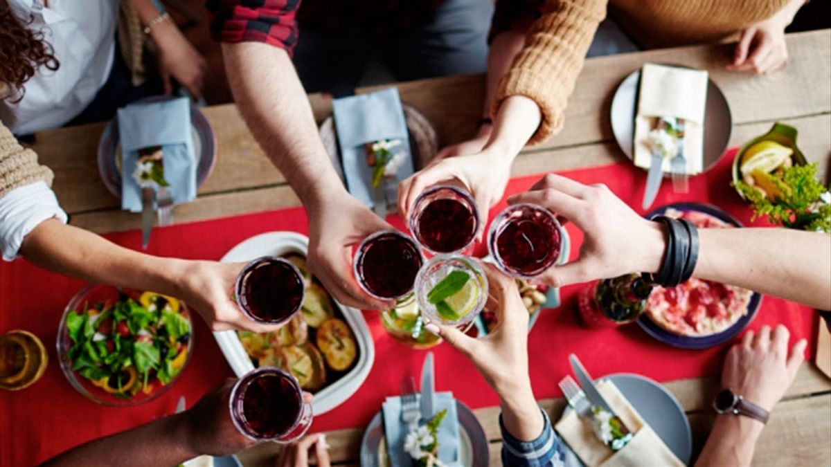 Salud recomienda sostener los cuidados en las reuniones sociales y familiares por el alza de casos