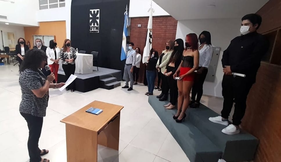 La Universidad Tecnológica Nacional de Chubut realizó la ceremonia de colación de los graduados 2021