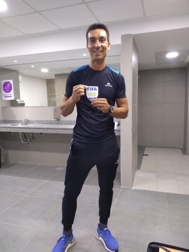 La FIFA oficializó a un chubutense como árbitro internacional