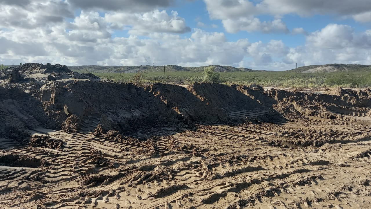 Gaiman comenzó la reconstrucción de los caminos rurales afectados por las fuertes lluvias de la semana pasada