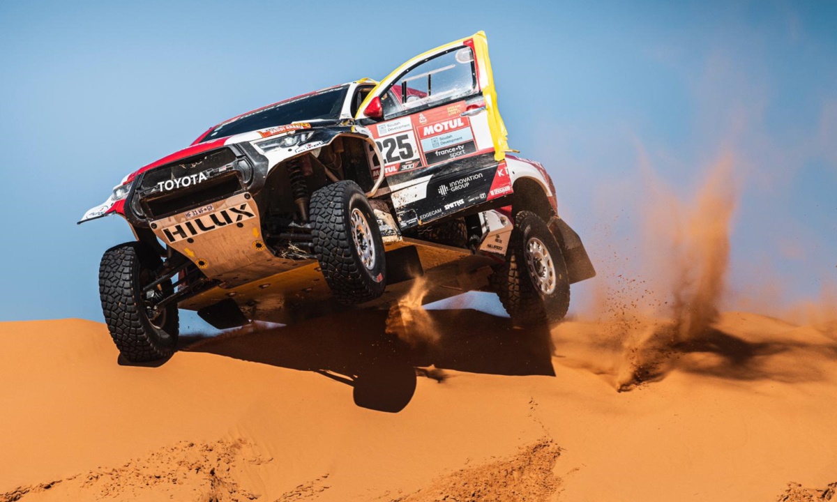 El argentino Álvarez vuelve al podio de autos tras ingresar tercero en la quinta etapa del Dakar