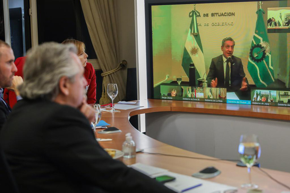 Sin Arcioni en forma presencial, Guzmán recibe a los gobernadores para informarles sobre las negociaciones por la deuda con el FMI