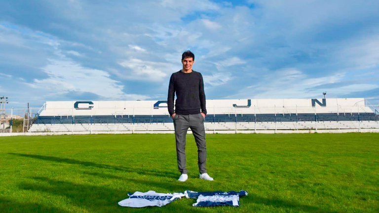 El chubutense que jugó con Messi en la Selección, fue campeón de la Libertadores con San Lorenzo y ahora fue electo presidente de un club de Comodoro Rivadavia