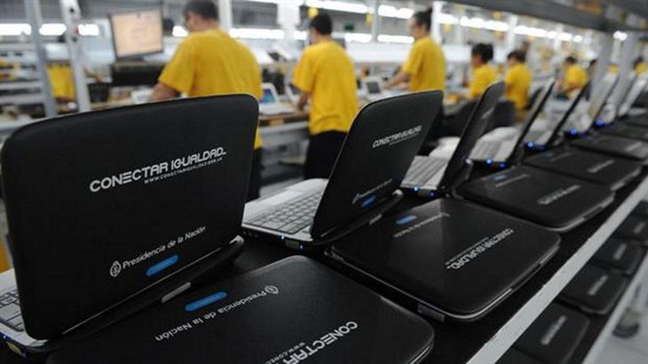 Vuelve el programa Conectar Igualdad y entregan netbooks a estudiantes