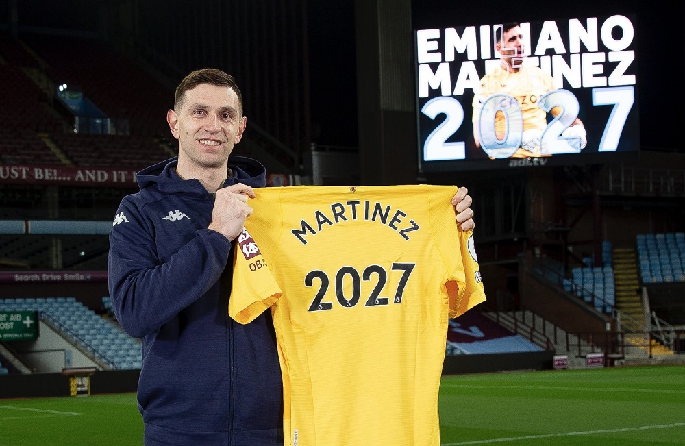 El argentino “Dibu” Martínez renueva su contrato en Aston Villa hasta 2027
