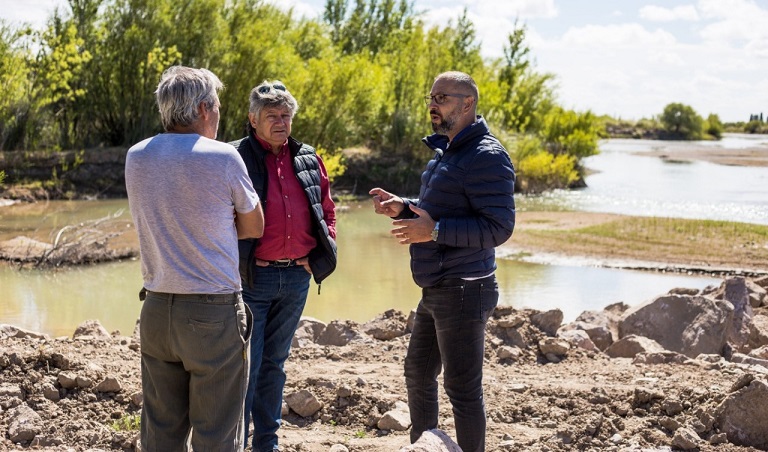 Por denuncias de la FECHCOOP, retiran Dique que desviaba el río hacia el establecimiento “El Álamo”
