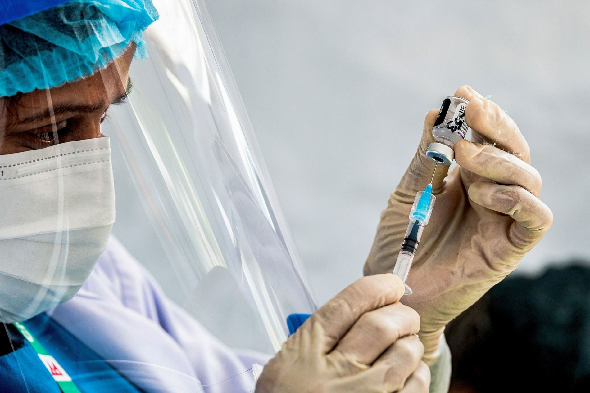 Un informe asegura que el pico de contagio de la variante Ómicron se produce más tarde que con otras mutaciones