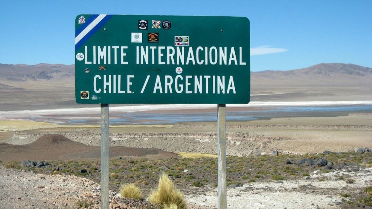 Corredores seguros: El Gobierno autorizó nuevas vías de ingreso desde Bolivia y Chile