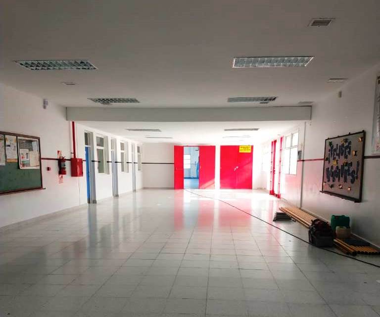 Tras el reclamo de autoridades de la escuela N° 787, el Gobierno aclaró que ya realizó refacciones en el sistema eléctrico, agua, gas y en el cielorraso