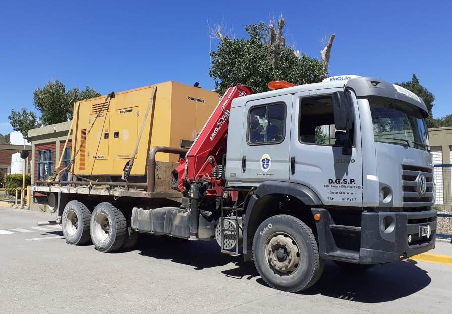 Llegó a Telsen el generador de energía y se restableció el servicio