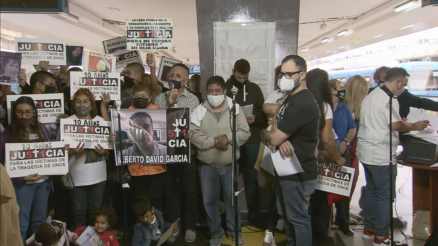 A 10 años de la tragedia de Once: “Hoy recordamos que la corrupción mata”, sentenciaron los familiares
