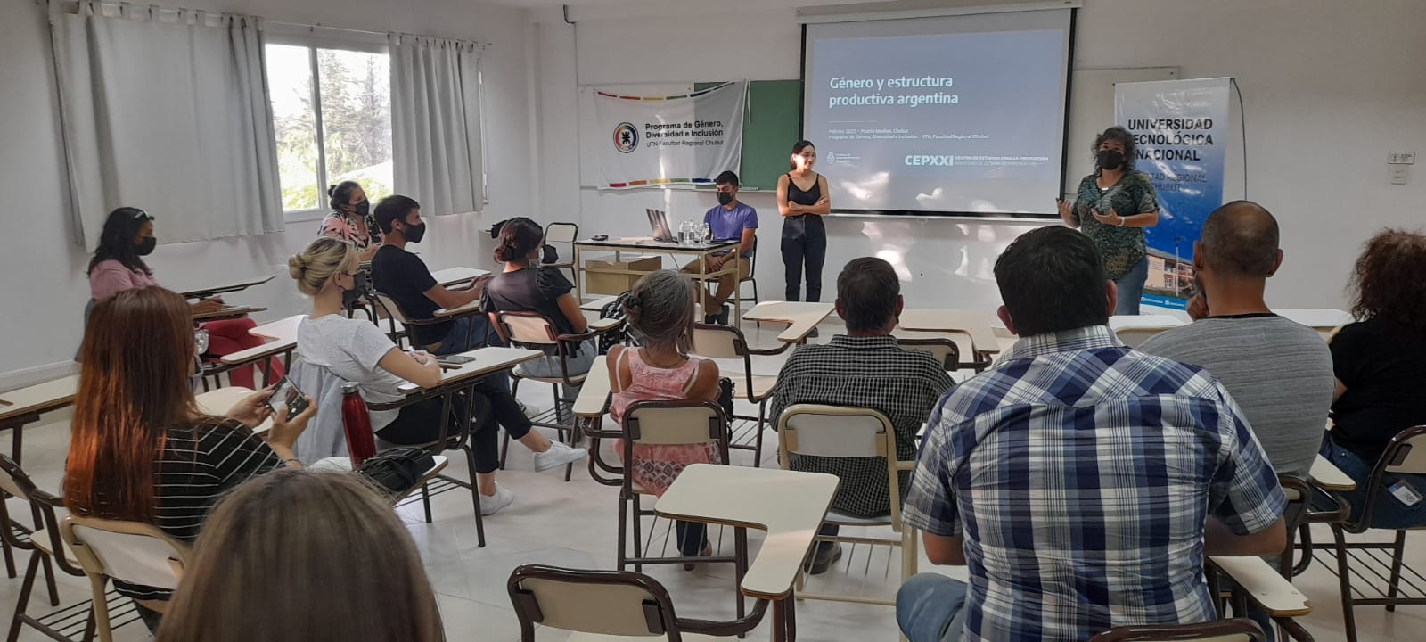 Se desarrolló en la UTN Chubut la charla abierta sobre “Género y estructura productiva argentina”
